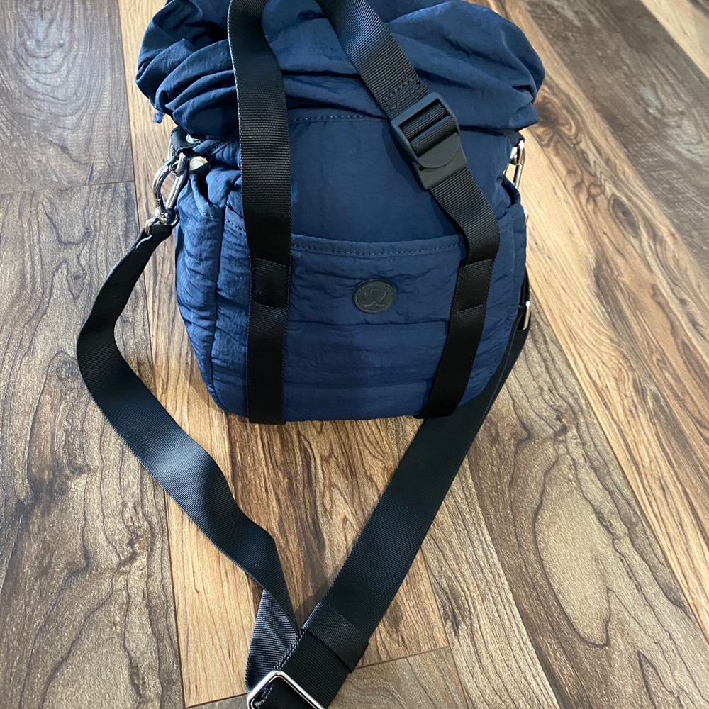 Lululemon versatile bag